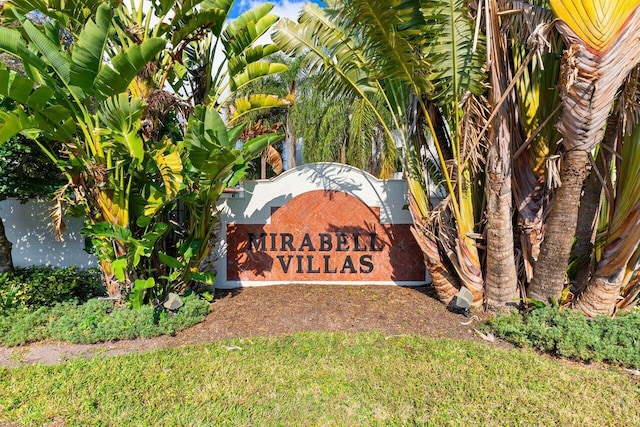 view of community / neighborhood sign