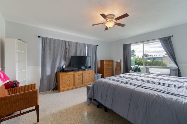 bedroom featuring ceiling fan