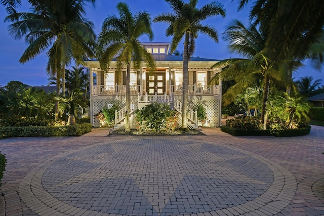 view of front facade featuring covered porch