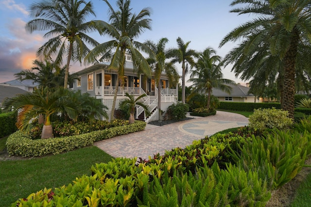 view of front of home with covered porch