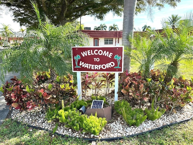 view of community / neighborhood sign