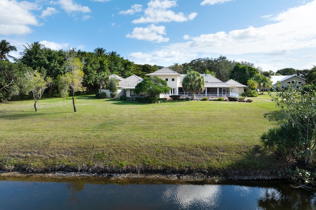 view of yard featuring a water view