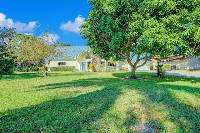 view of front of house with a front yard