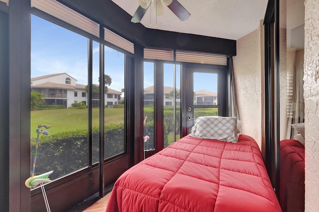 bedroom with ceiling fan