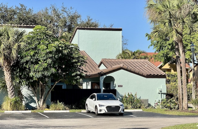 view of front of property