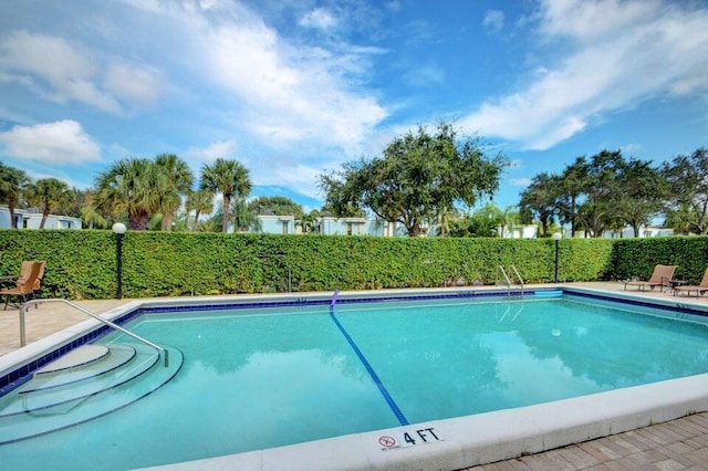 view of swimming pool