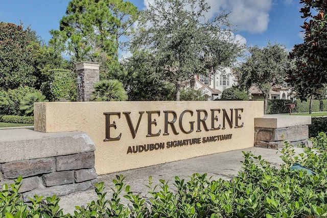 view of community / neighborhood sign