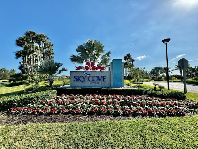 view of community / neighborhood sign