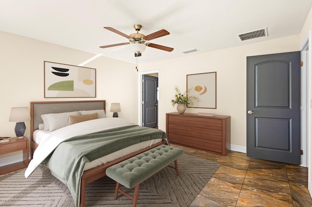 bedroom with ceiling fan