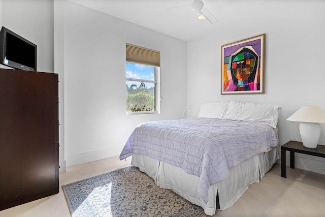 bedroom with ceiling fan