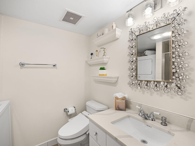 bedroom with ceiling fan, a textured ceiling, baseboards, and wood finished floors