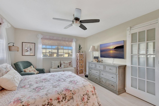 bedroom featuring ceiling fan