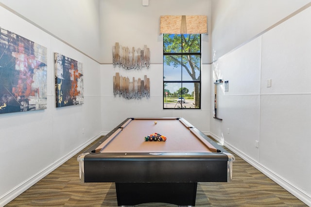 playroom featuring a towering ceiling and pool table