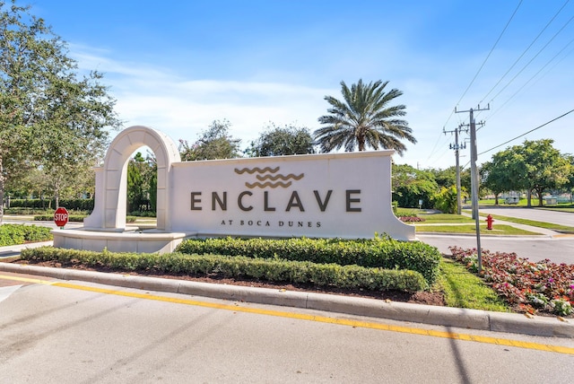 view of community / neighborhood sign