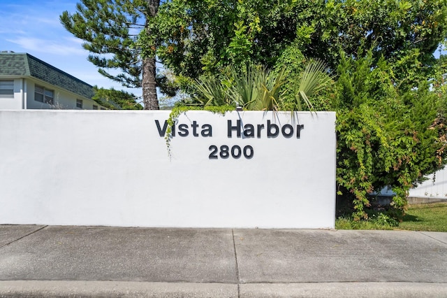 view of community / neighborhood sign