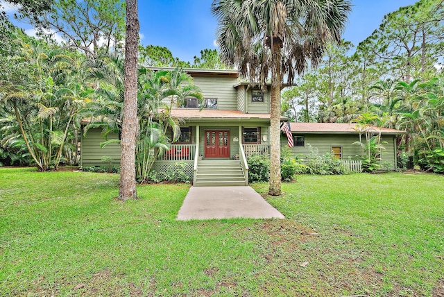 view of front of home featuring a front yard