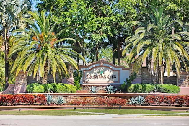 view of community / neighborhood sign