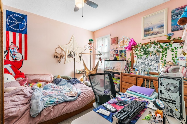 bedroom featuring ceiling fan