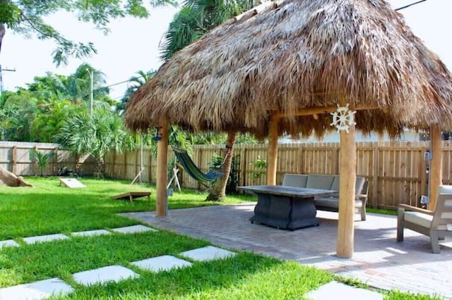 view of patio / terrace featuring an outdoor hangout area