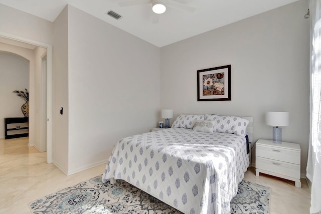 bedroom with ceiling fan