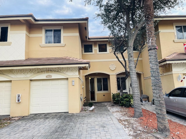 view of front of house featuring a garage