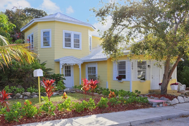 view of front of property