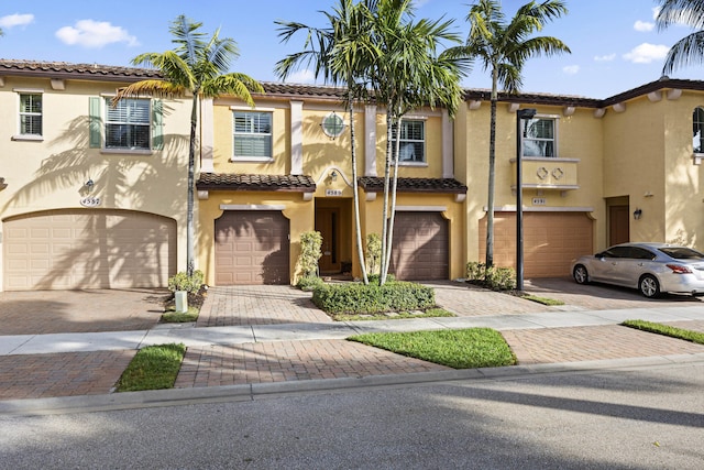 view of front of house featuring a garage