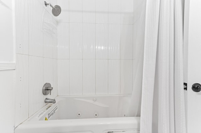 bathroom featuring shower / bath combo