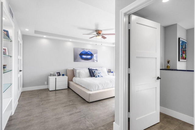 bedroom featuring ceiling fan