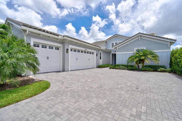 view of front of house featuring a garage