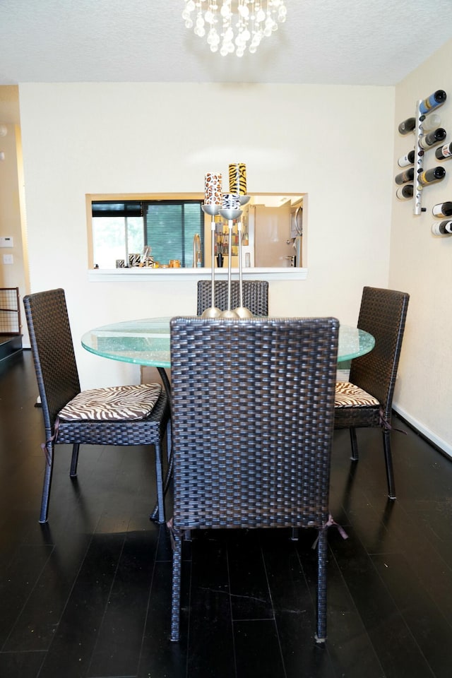 dining room with an inviting chandelier