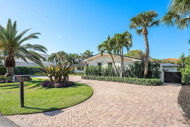 view of front of house with a front yard