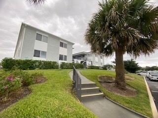 Listing photo 3 for 302 Lake Osborne Dr Unit 21, Lake Worth FL 33461