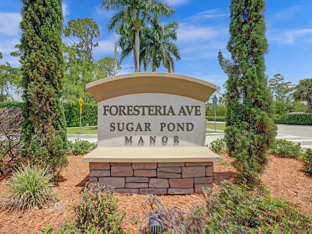 view of community / neighborhood sign