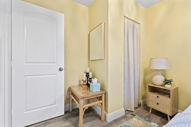 5219 NE 20th Ter, Pompano Beach, FL 33064 - interior space featuring baseboards and wood finished floors
