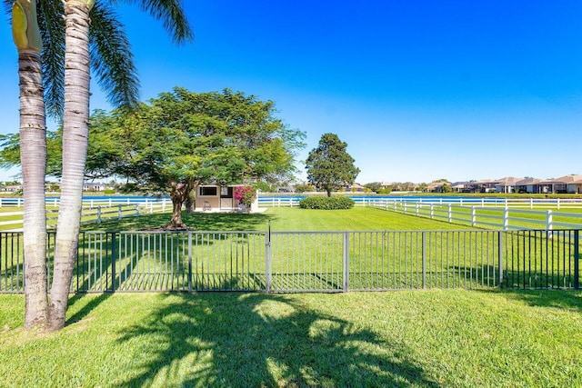 view of yard featuring a water view