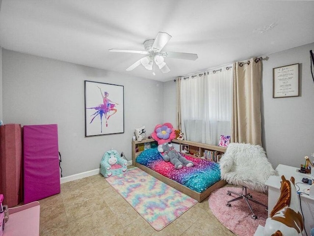 bedroom with ceiling fan