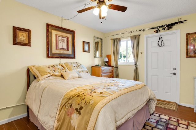 bedroom with ceiling fan