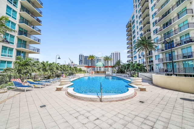 view of swimming pool