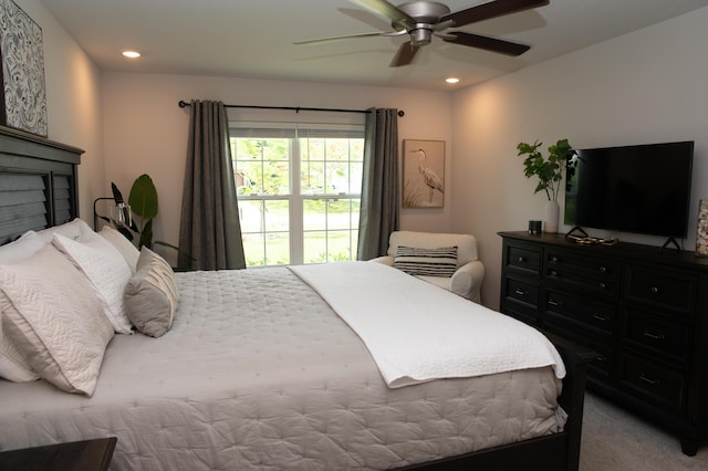 bedroom featuring carpet and ceiling fan