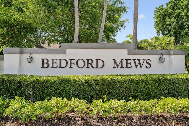 view of community / neighborhood sign