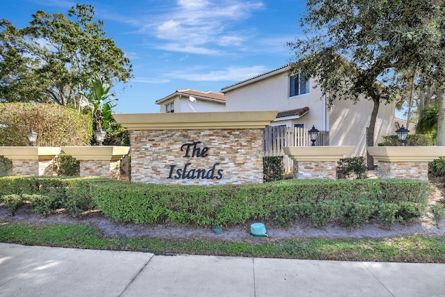 view of community / neighborhood sign