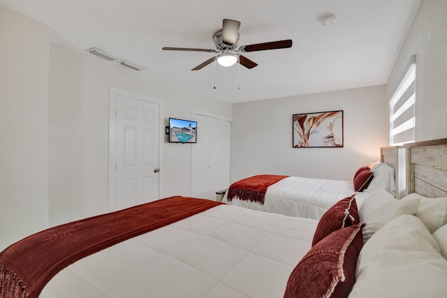 bedroom featuring ceiling fan