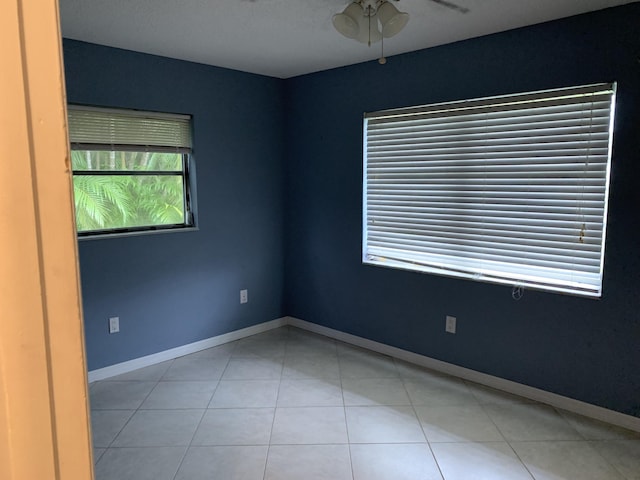 empty room with ceiling fan