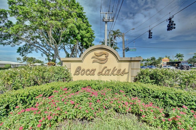 view of community / neighborhood sign