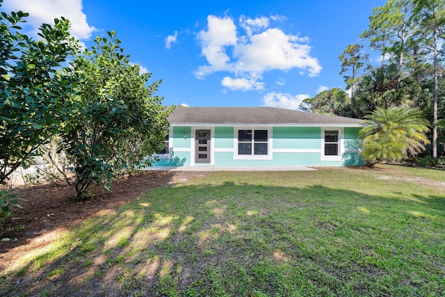 view of front of house with a front yard