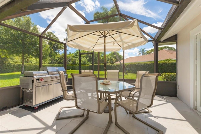 sunroom featuring vaulted ceiling