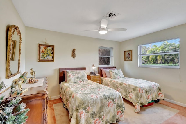 bedroom with ceiling fan