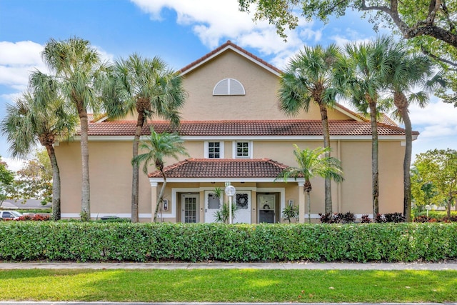 view of mediterranean / spanish-style house