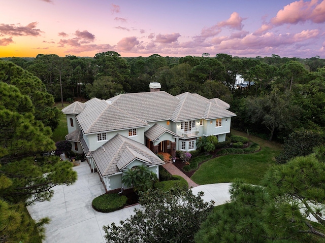 view of aerial view at dusk